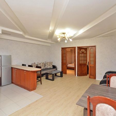 Apartment In Abovyan Street, يريفان المظهر الخارجي الصورة